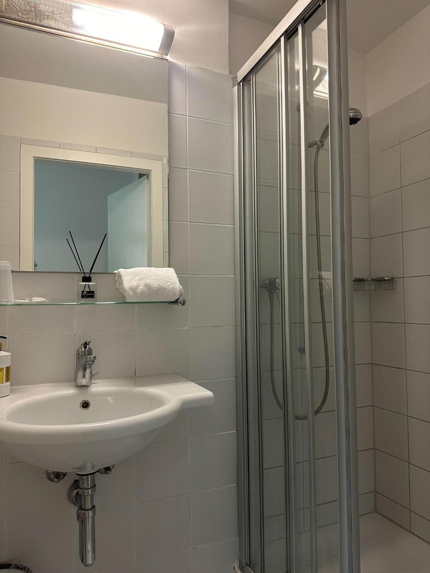 Nydeck Hotel Берн Екстериор снимка