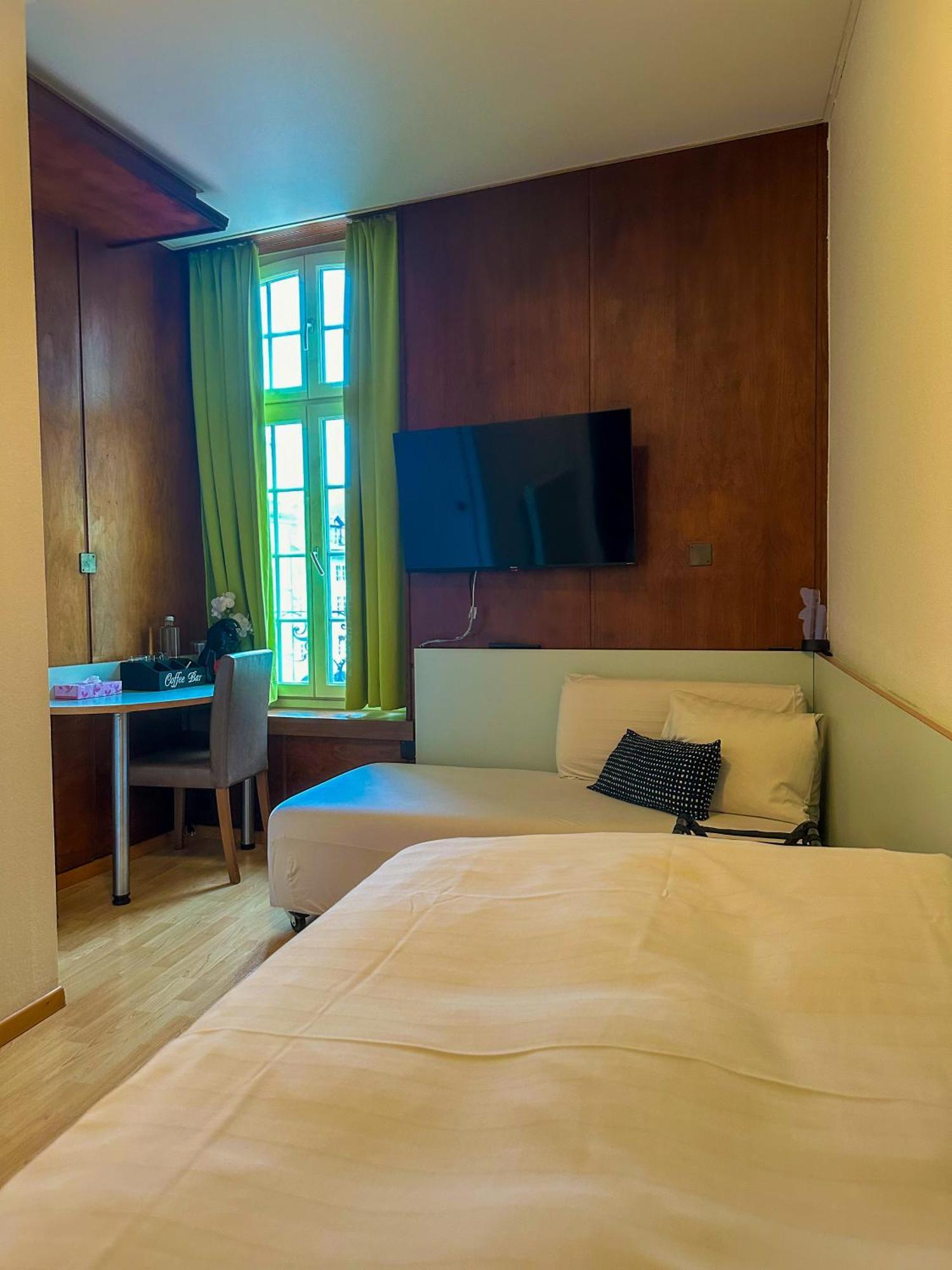 Nydeck Hotel Берн Екстериор снимка